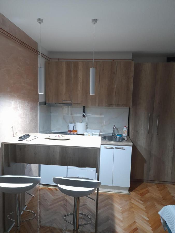 Holiday Apartament Three Nis Exterior photo