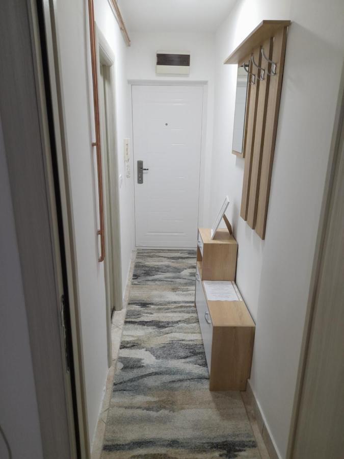 Holiday Apartament Three Nis Exterior photo